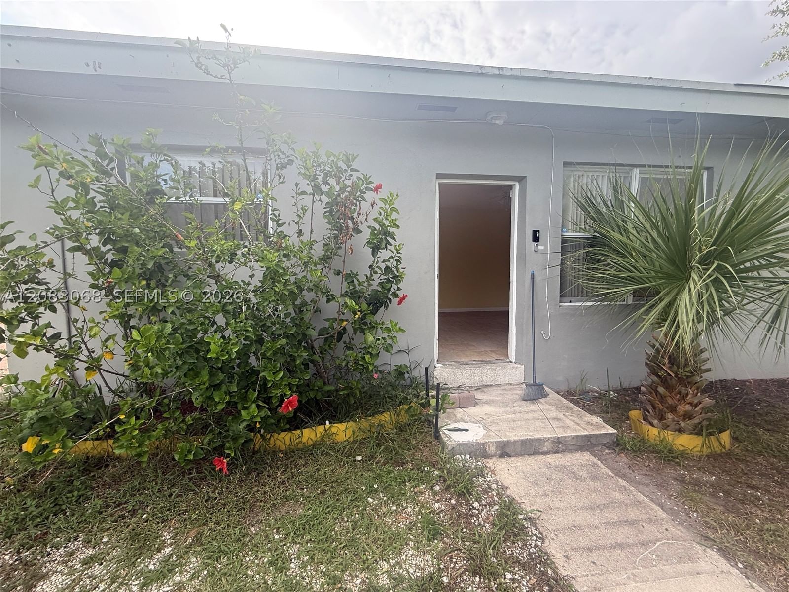 14 NW 169th St