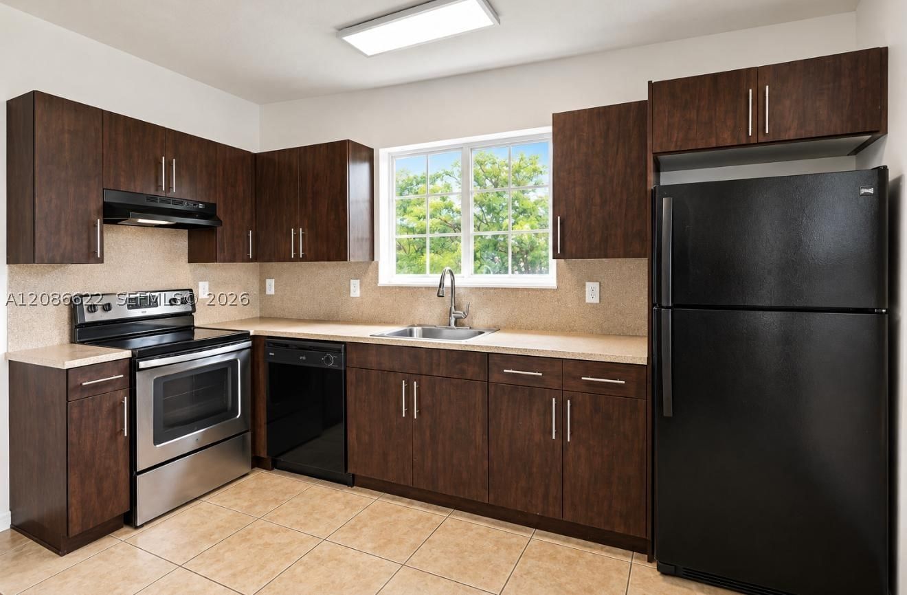 13 S Royal Poinciana Blvd