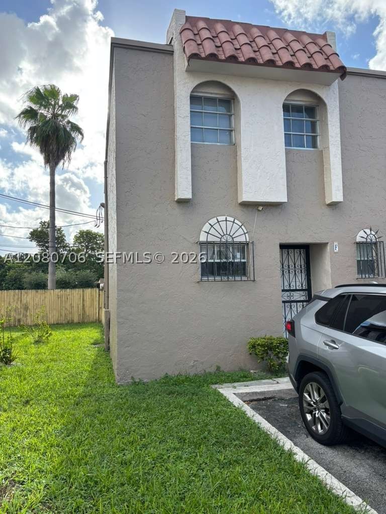 11 Olive Dr