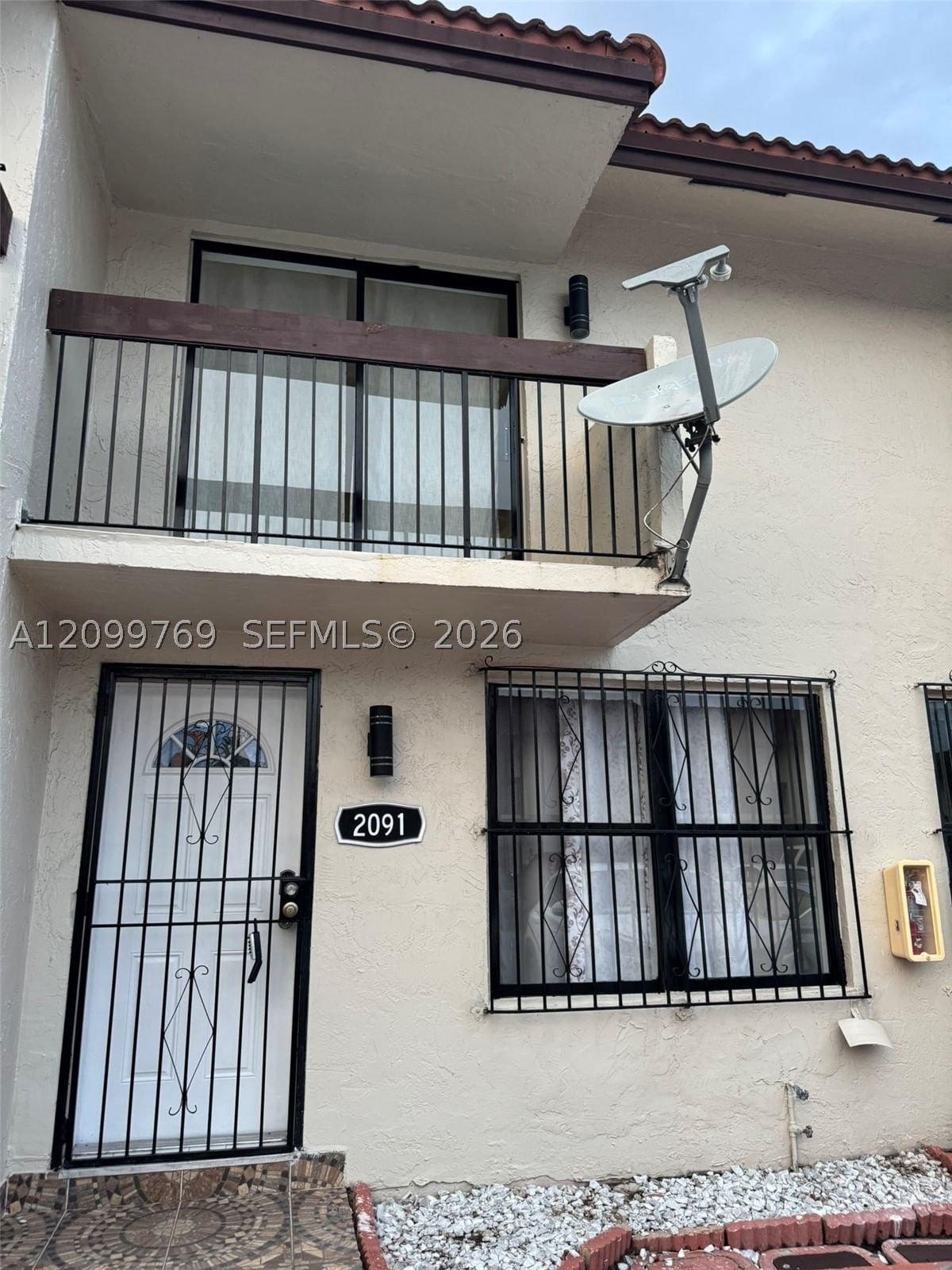 2091 W 54th Ter