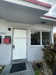 3411 NW 9th Ct