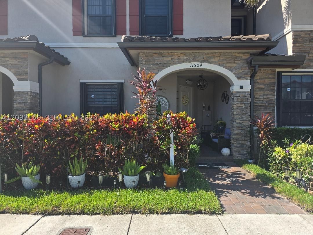 11504 SW 250th St