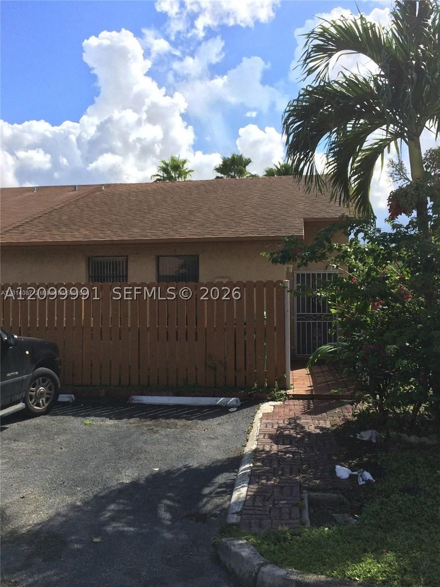 6721 NW 189th Ter
