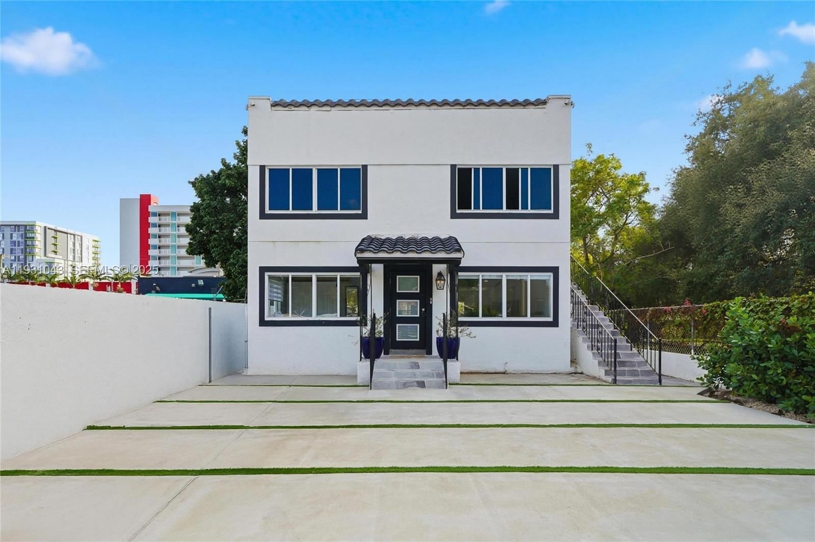 1590 NW 38th St