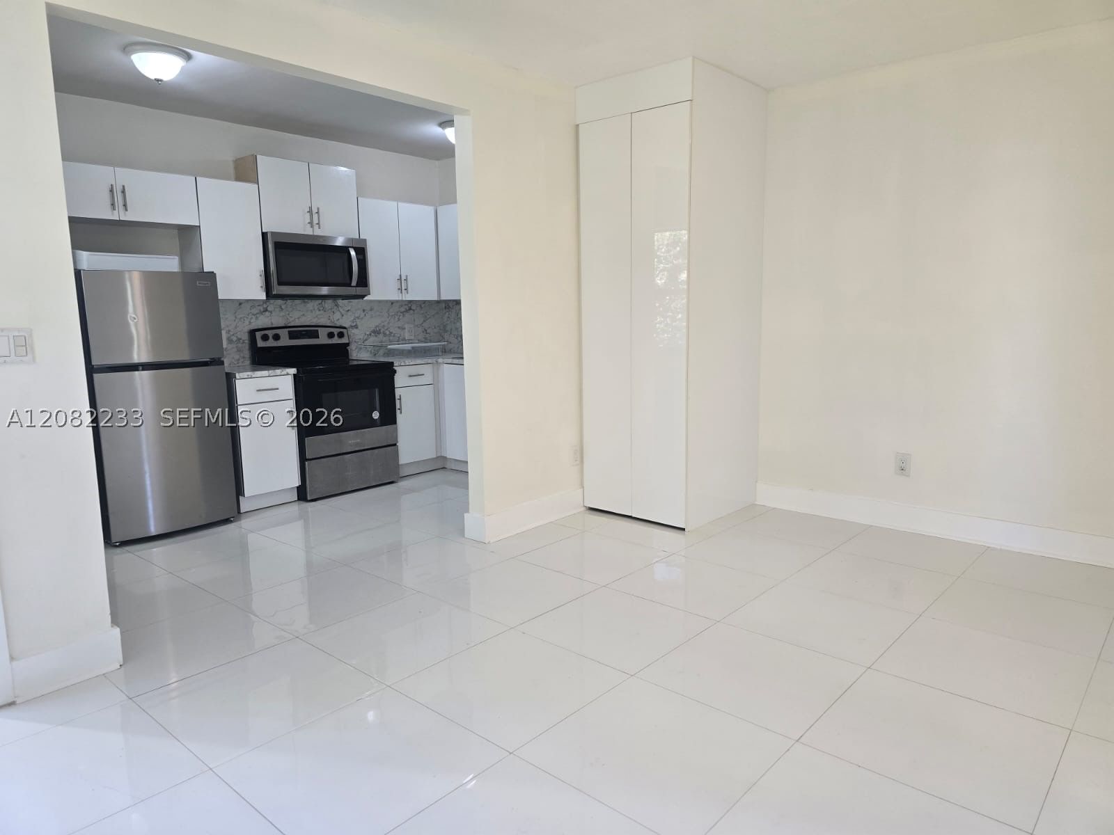 1945 NE 171 St