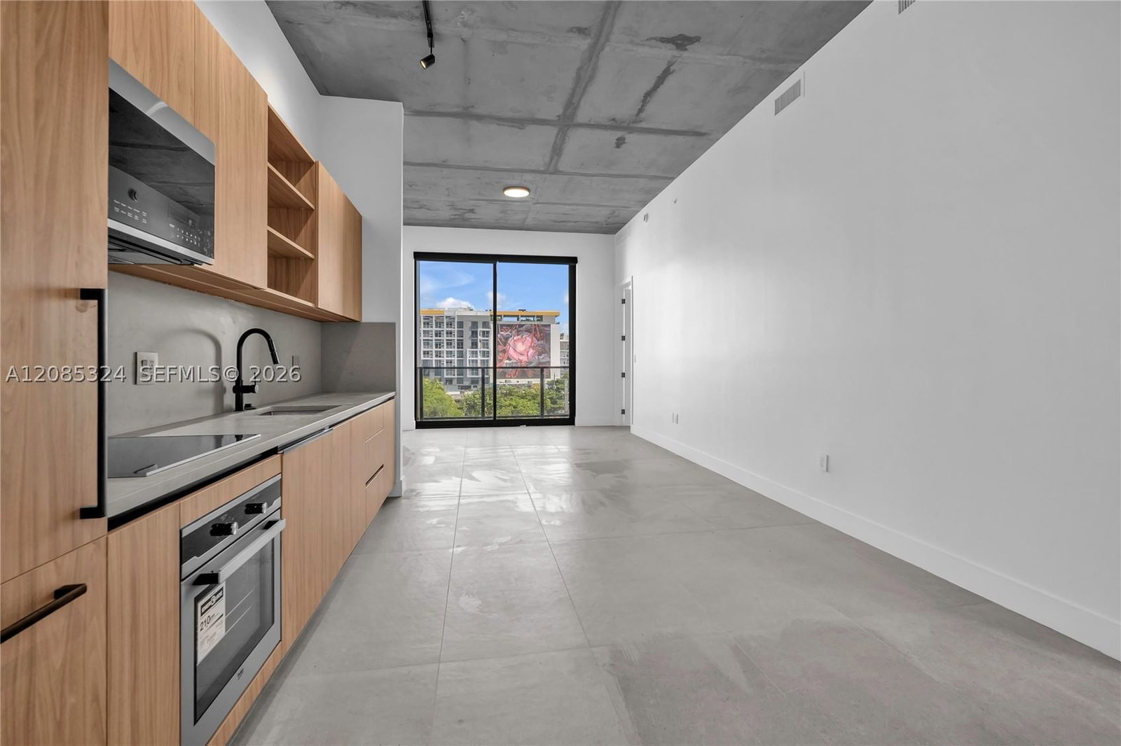 91 NW 27th St