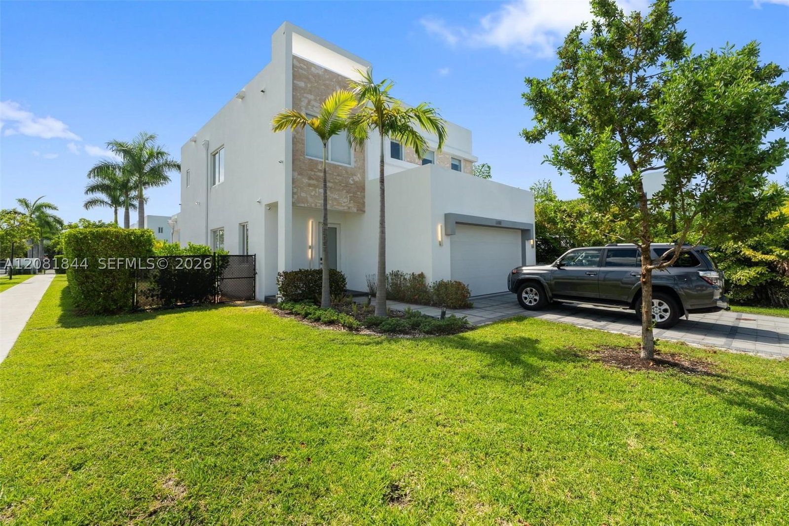6810 NW 103rd Pl
