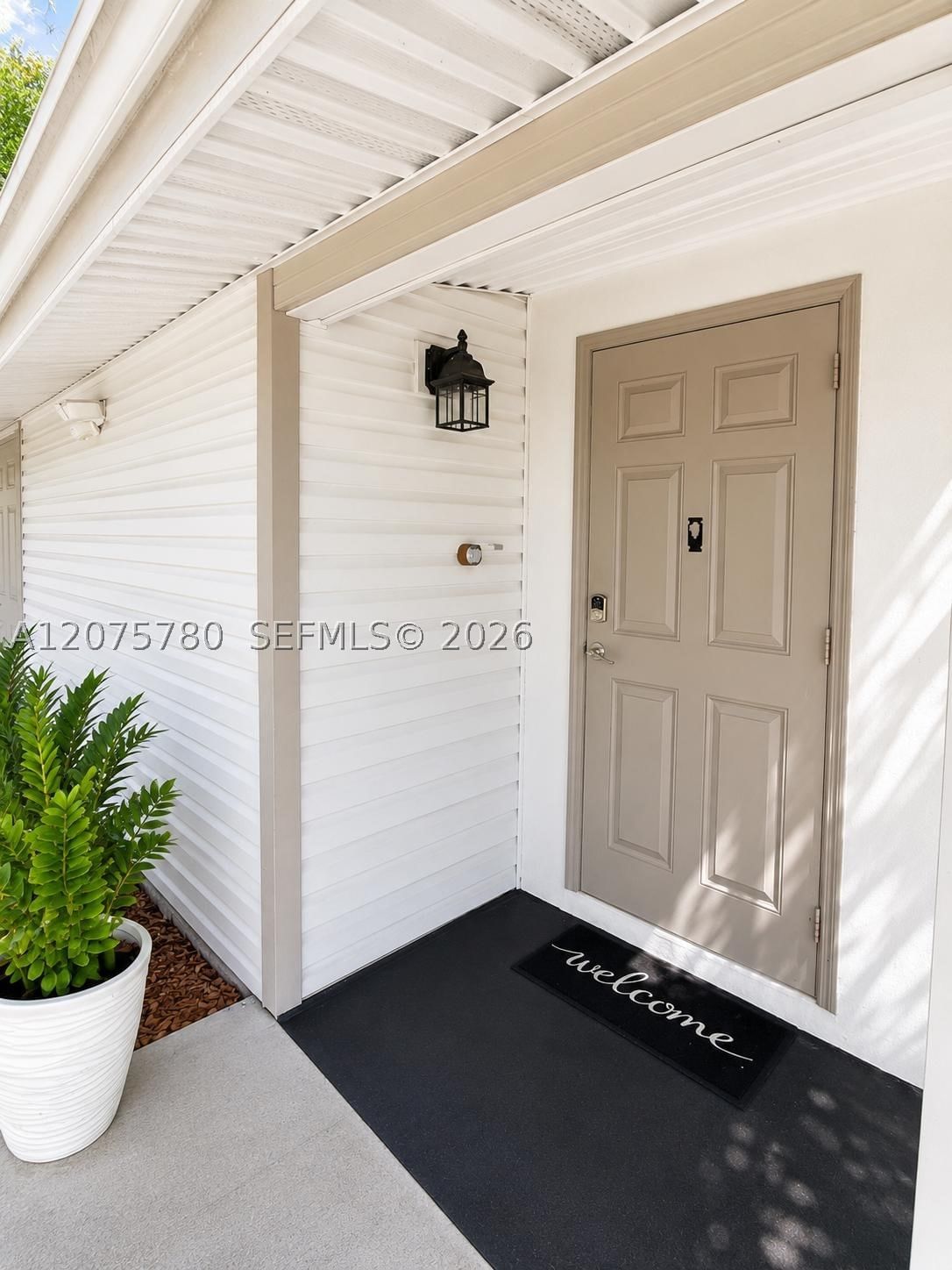 633 Mokena Dr