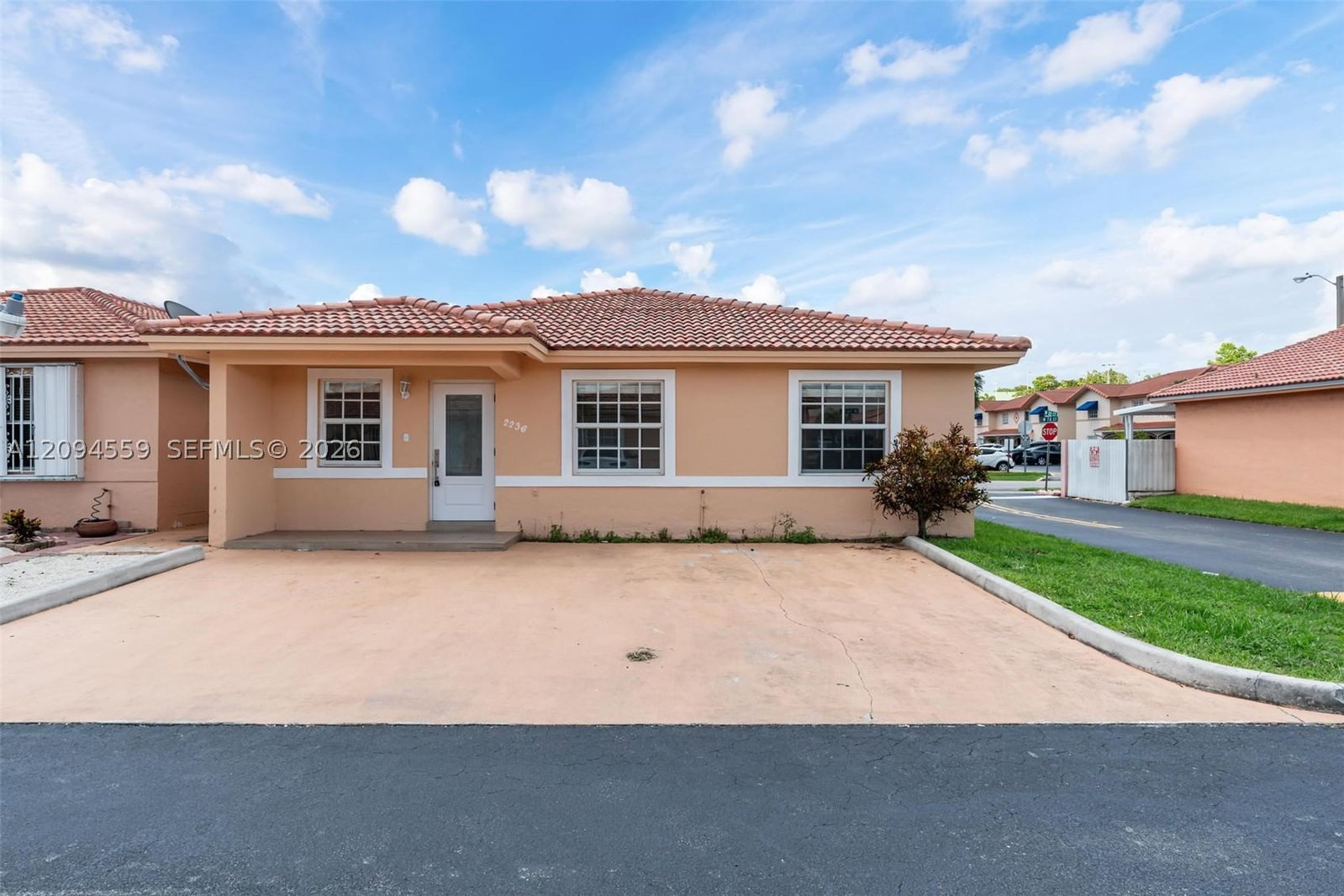 2236 W 74th Pl