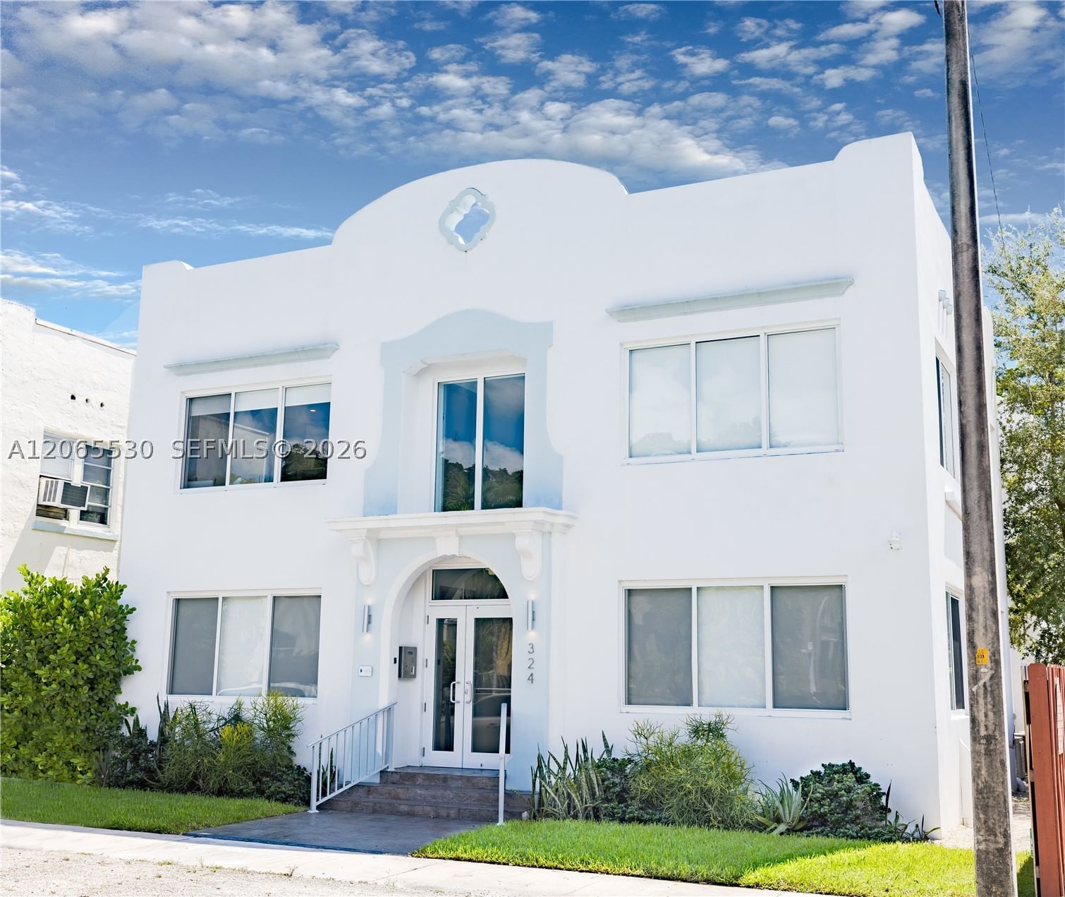324 Mendoza Ave