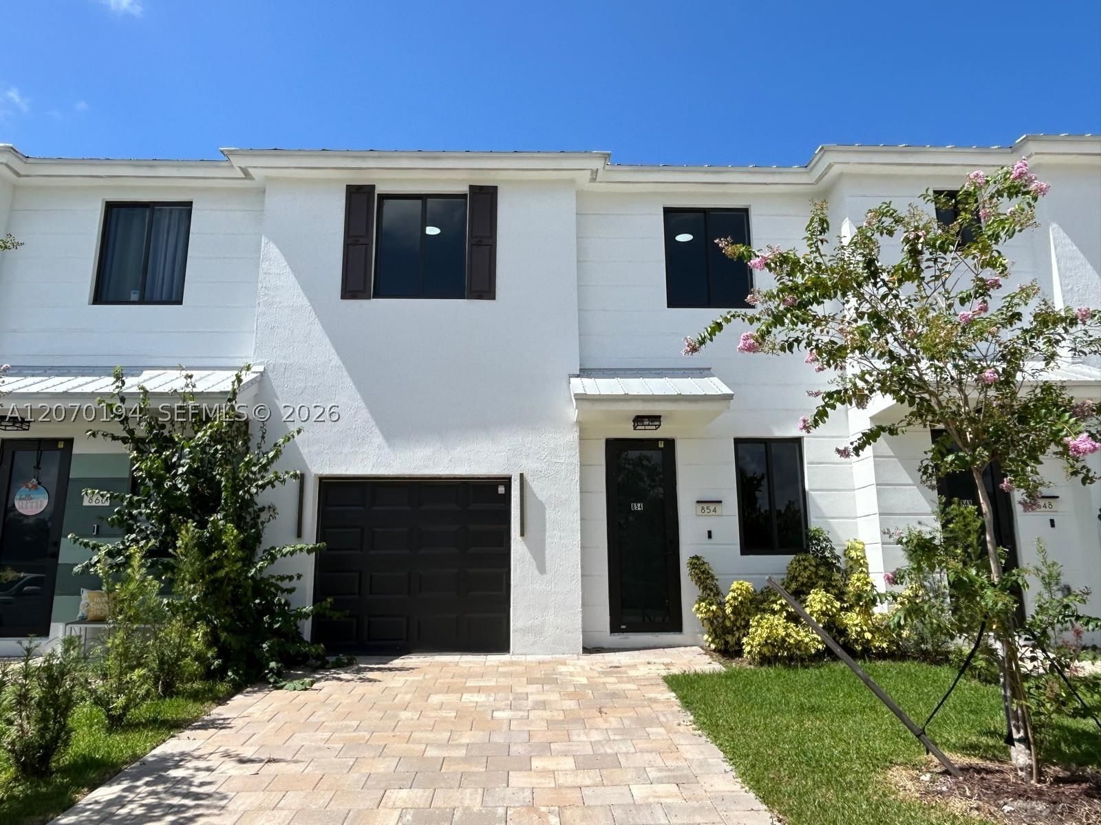 854 SW 1st St