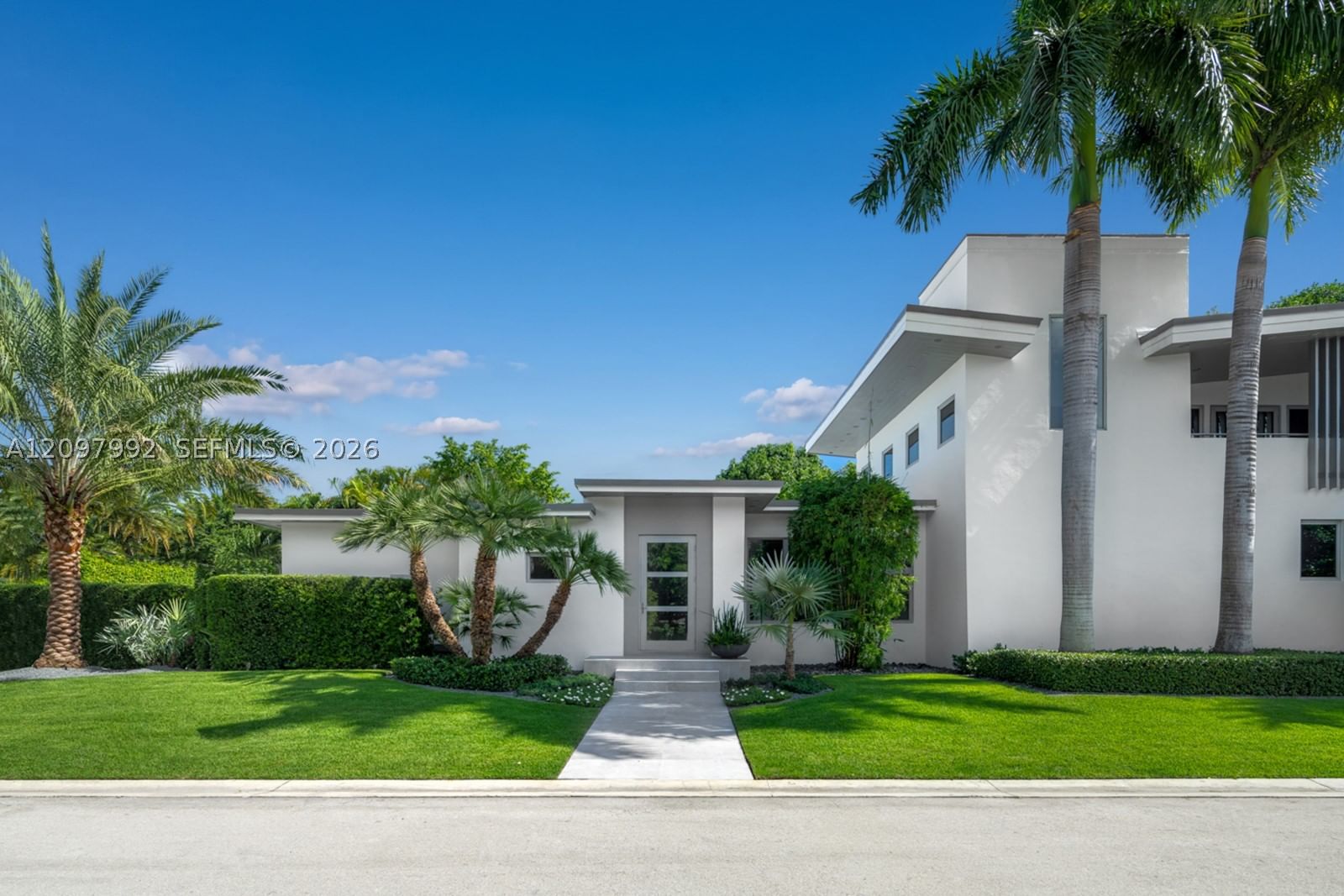 123 W Dilido Dr
