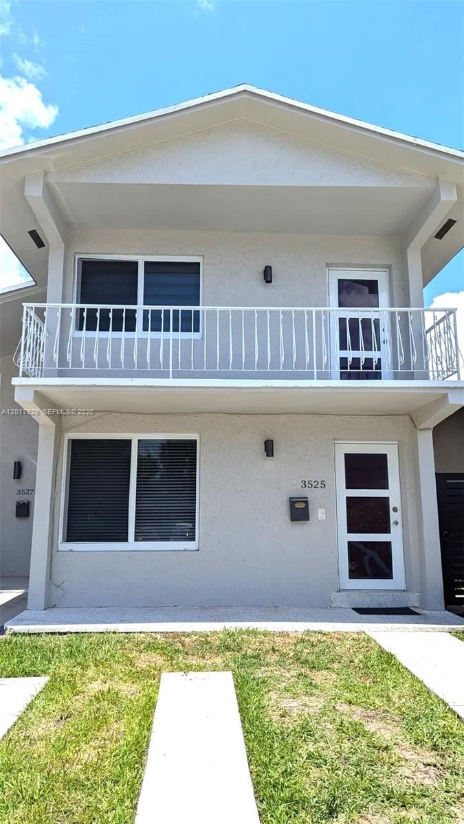 3525 SW 25th Ter