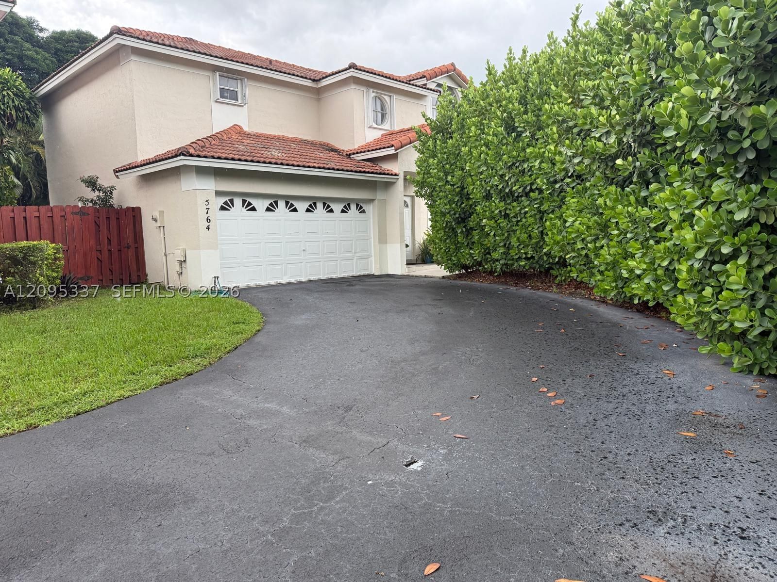 5764 NW 98th Ct