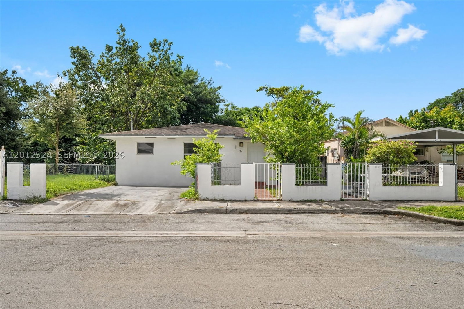 1074 NW 27th St