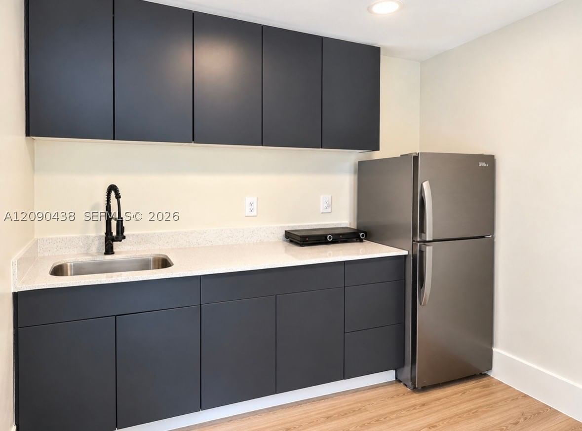 2153 NW 24th St