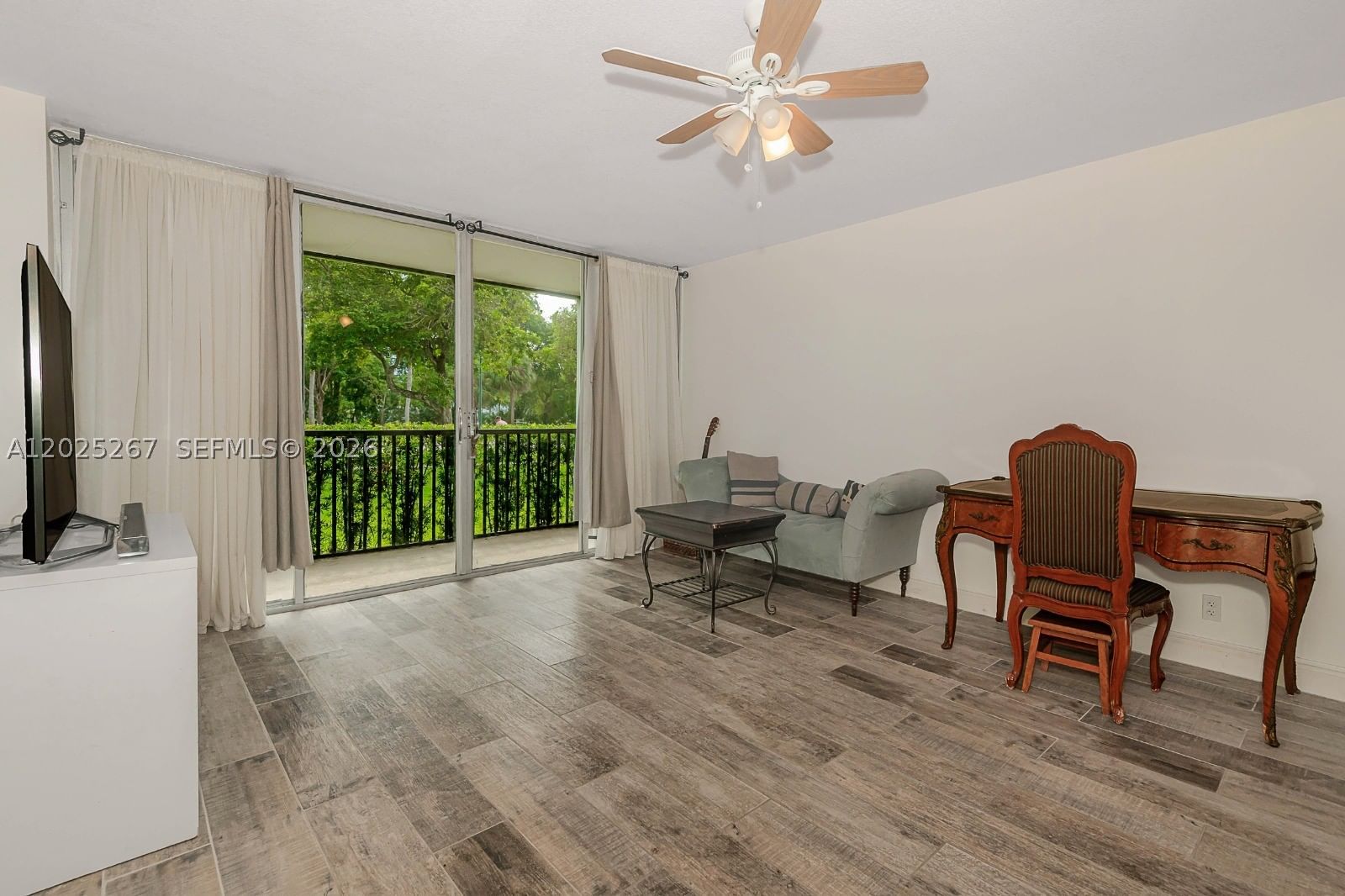 3401 N Country Club Dr