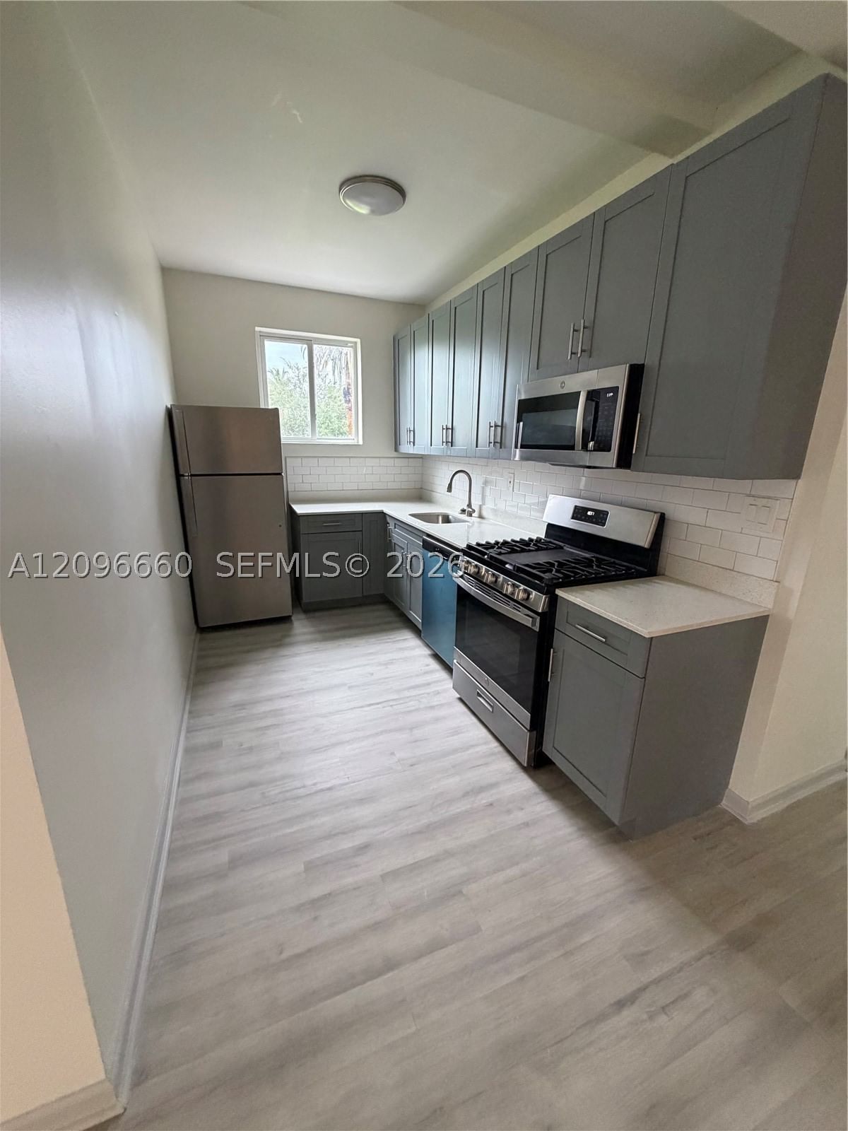 1120 Marseille Dr