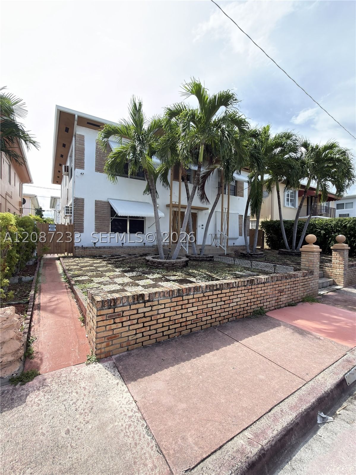 7336 Carlyle Ave
