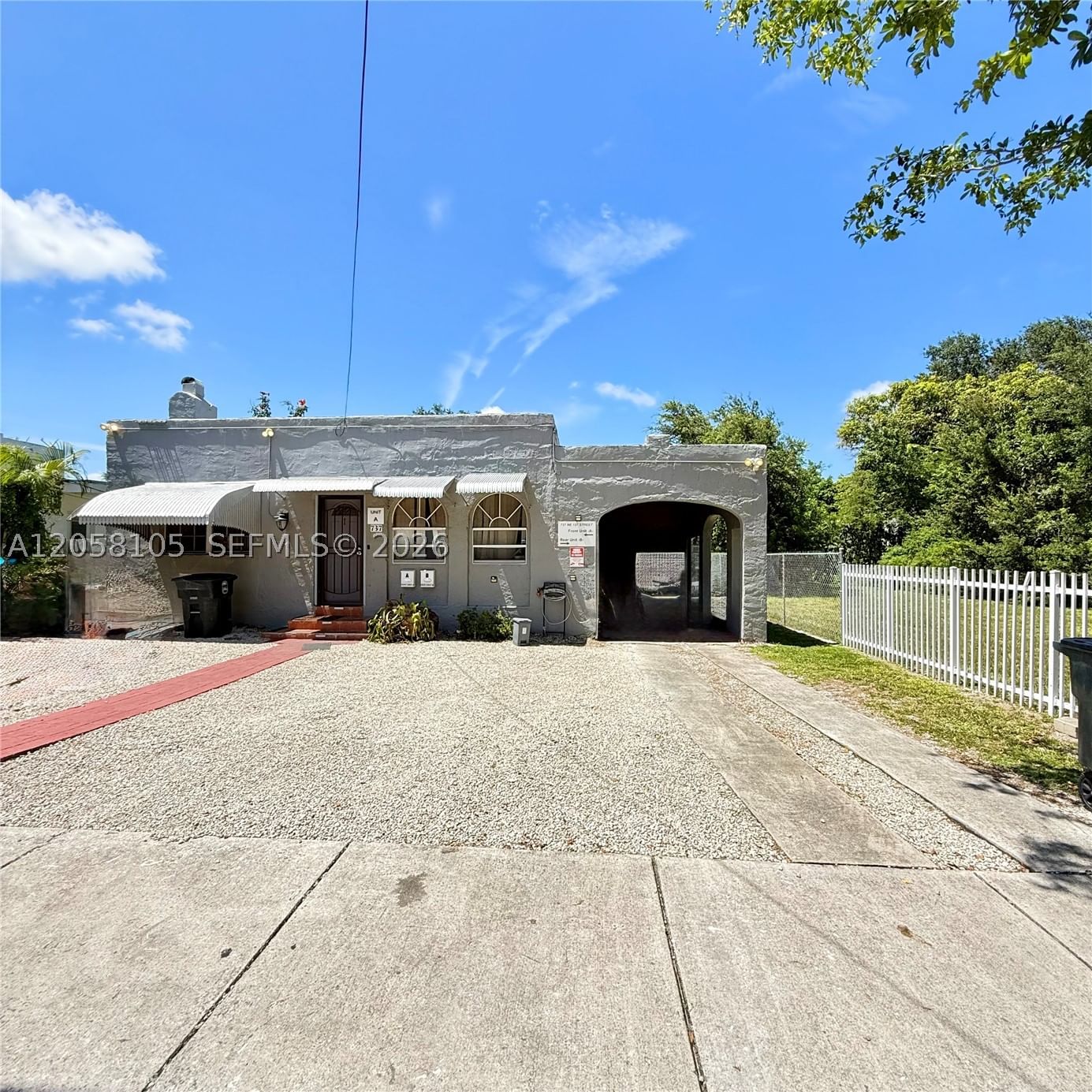 737 NE 127th St