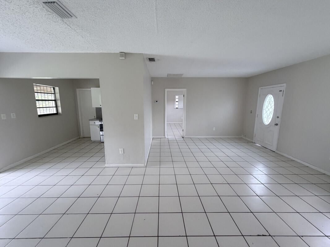 639 SW 3rd Ter