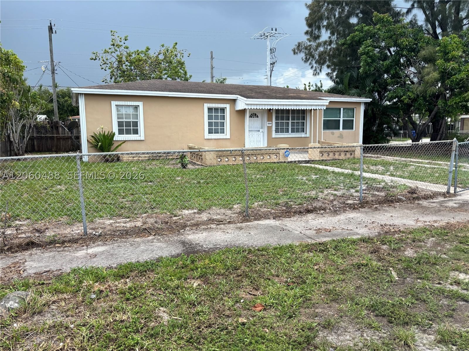 8924 NW 35th Ct