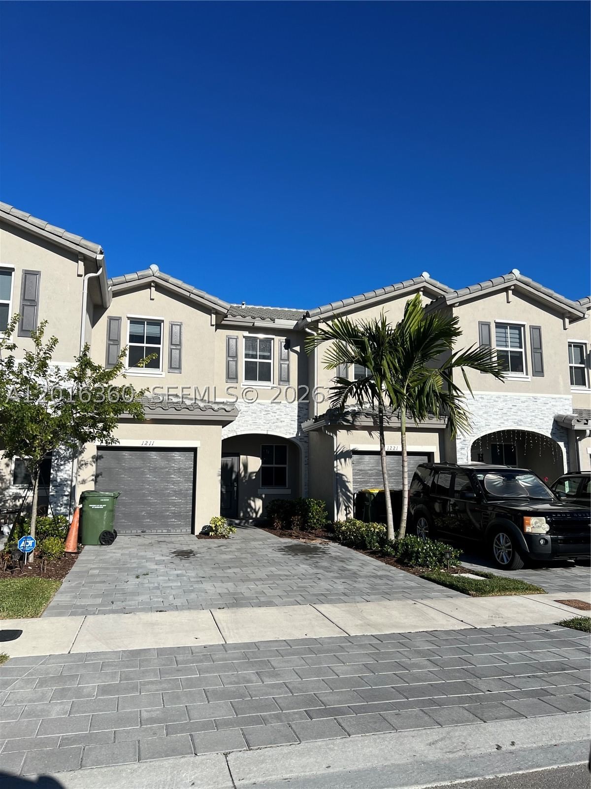1211 SE 27th Ter