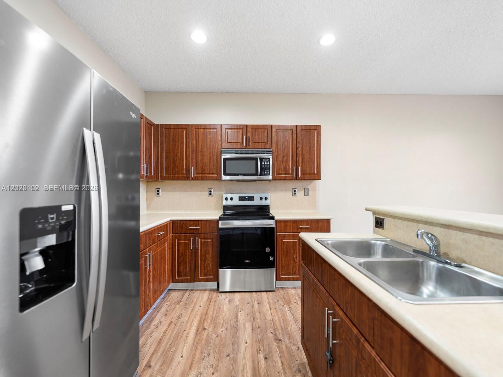 1049 NE 42nd Pl