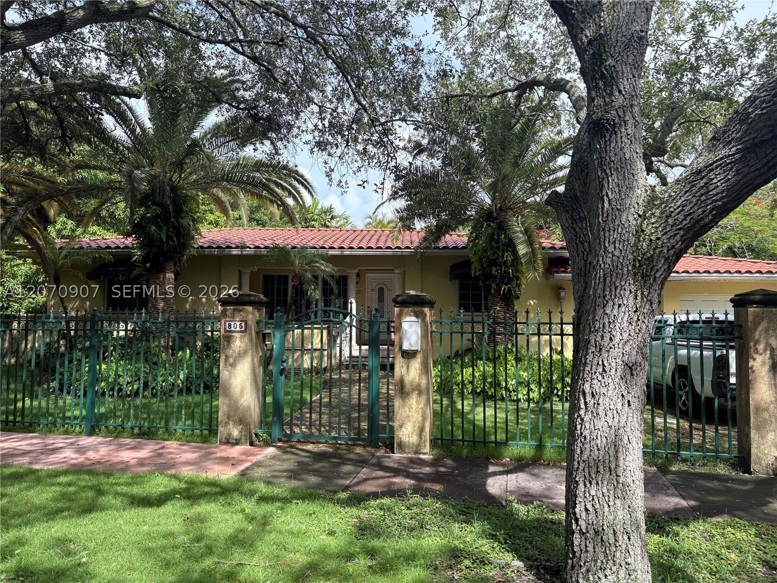 805 Paradiso Ave