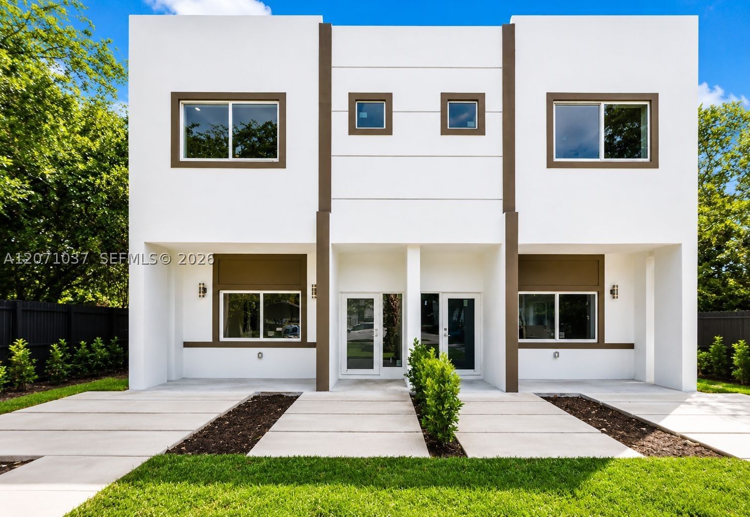 5433 NW 5th Ave