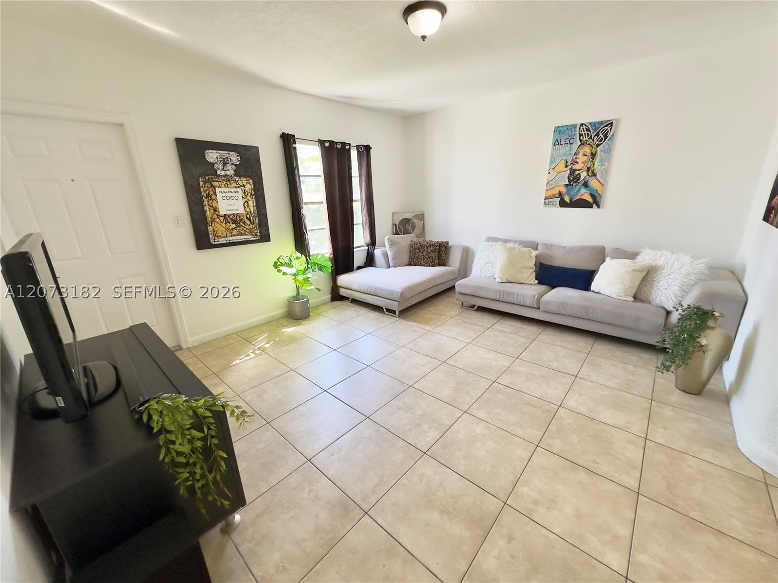 301 NW 37th St