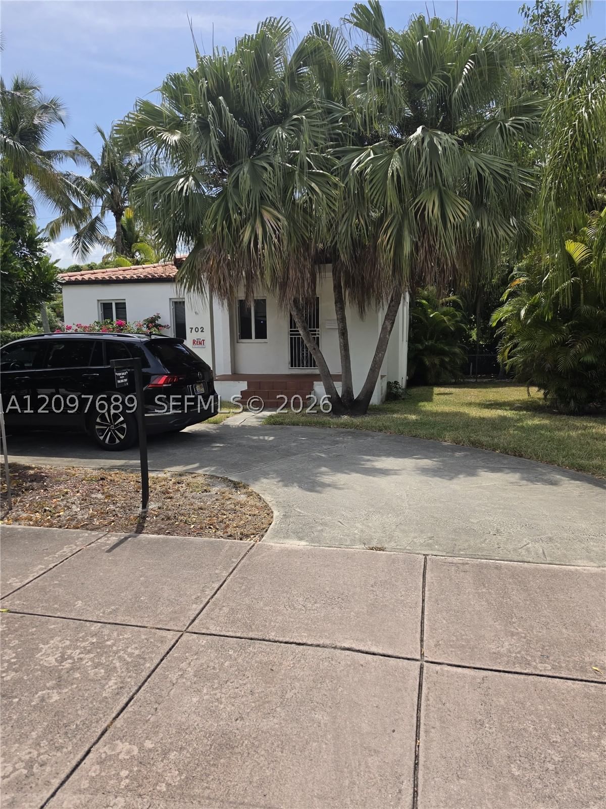 702 Boabadilla St