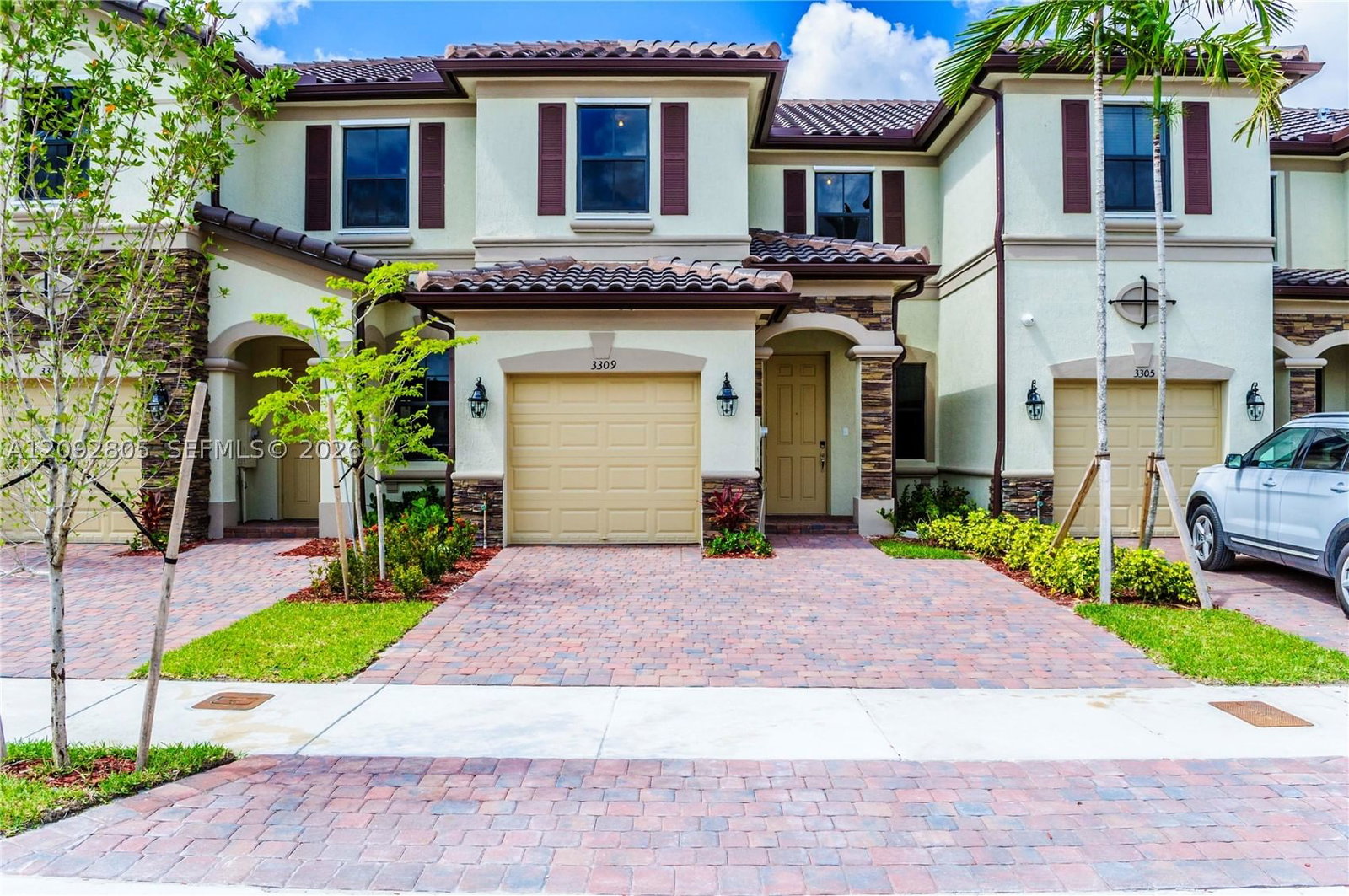 3309 W 94th Ter