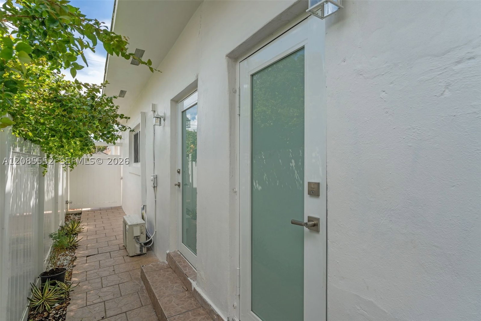 201 SW 51st Ct