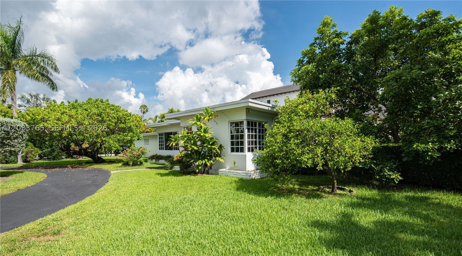 85 S Hibiscus Dr