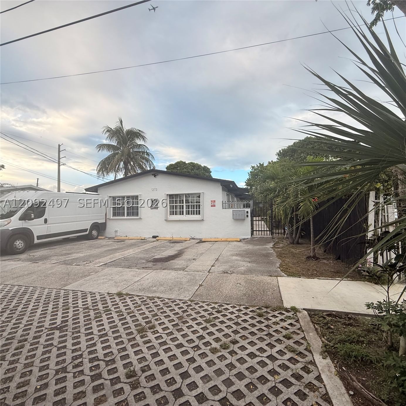 1273 NW 24th St