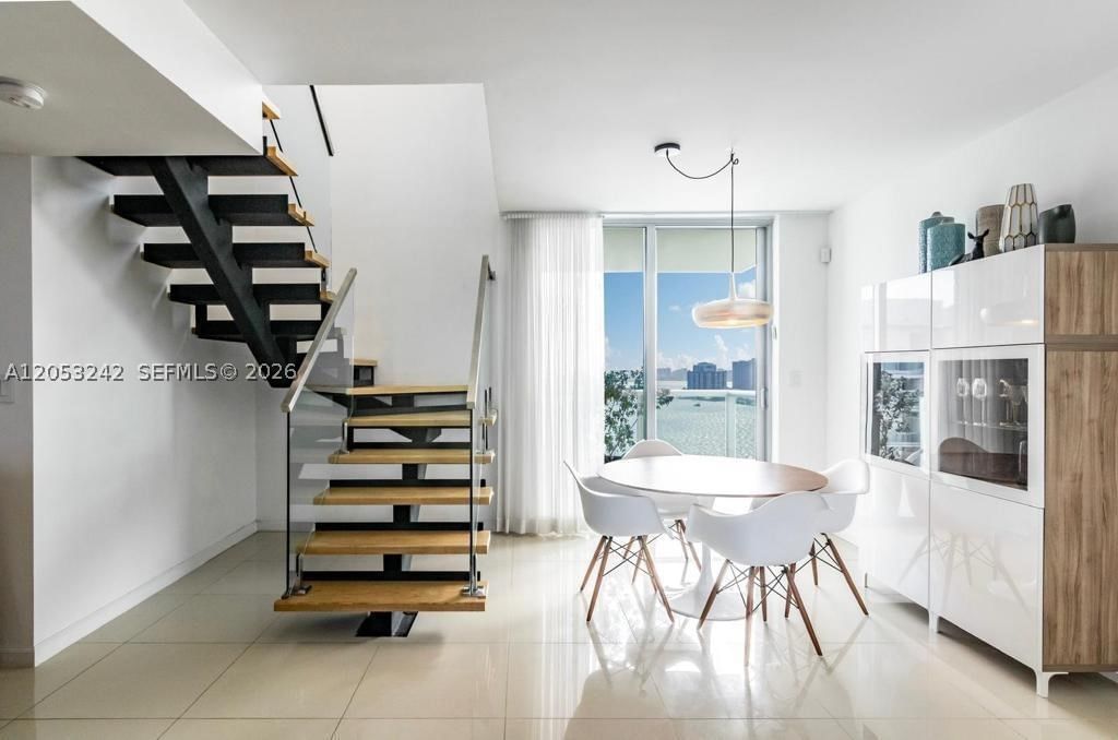 Eloquence on the Bay