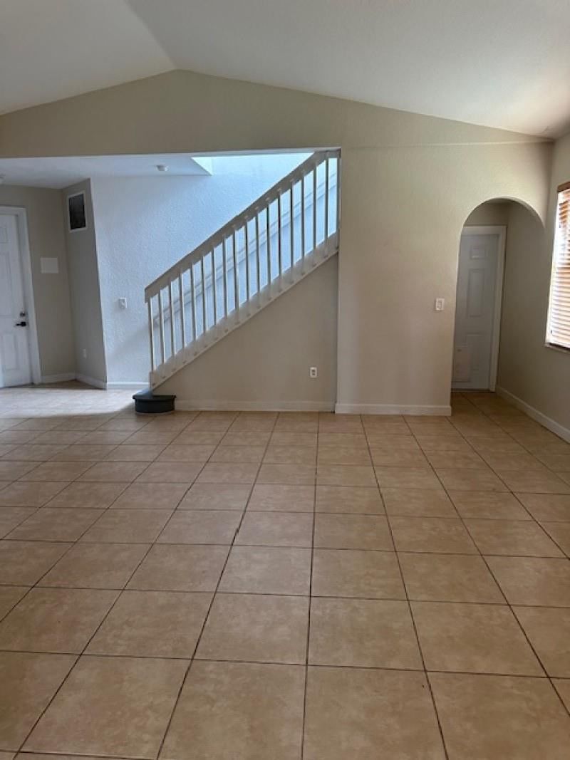1008 NE 39th Ave