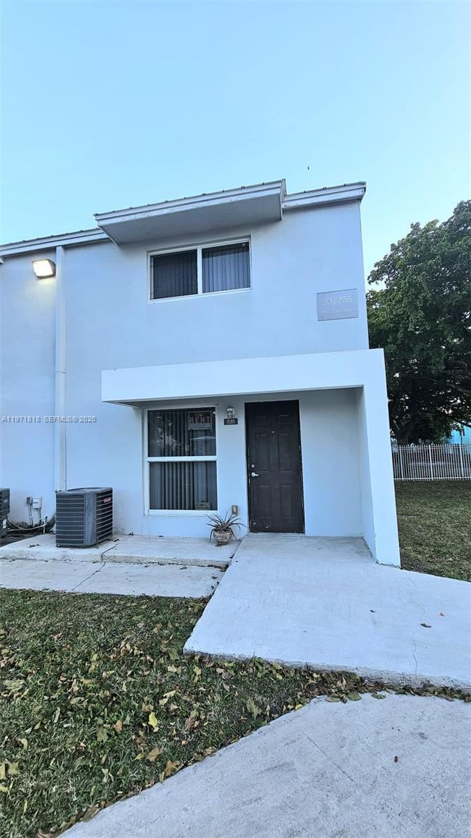 535 NW 19th St