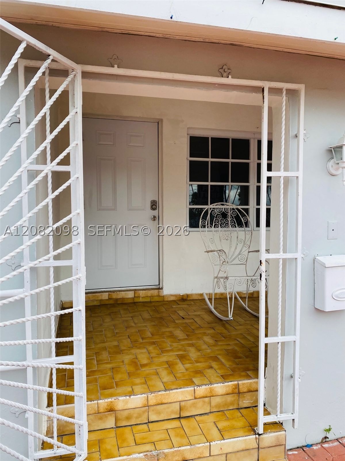 3335 SW 26th St
