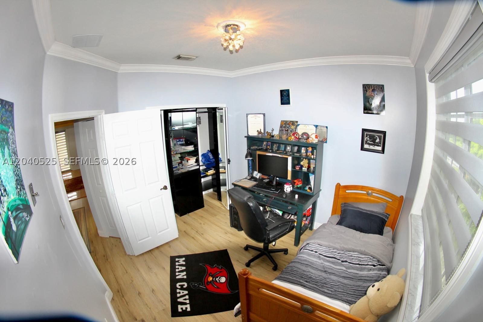 Photo 8