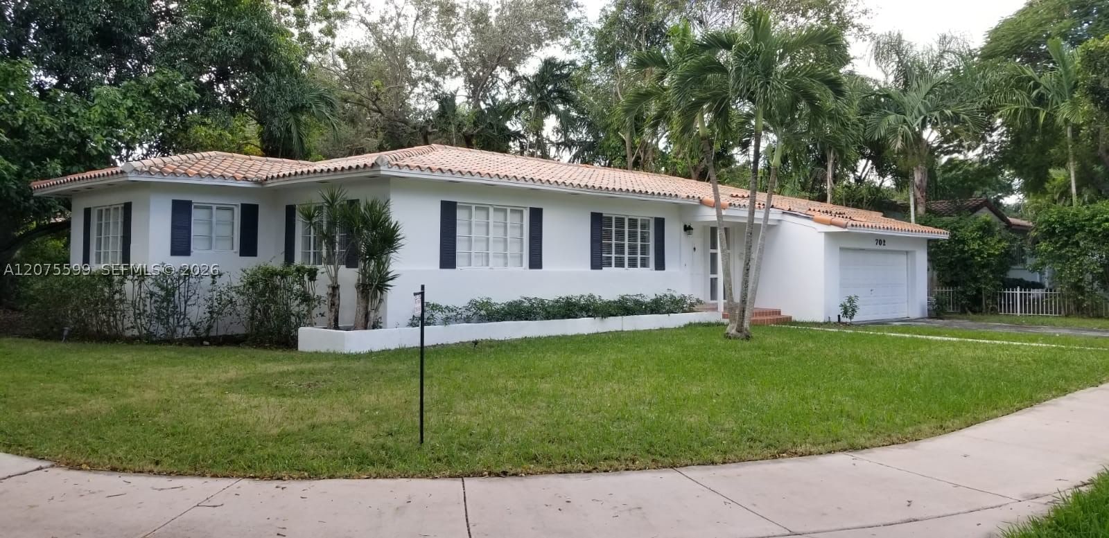 702 Tibidabo Ave
