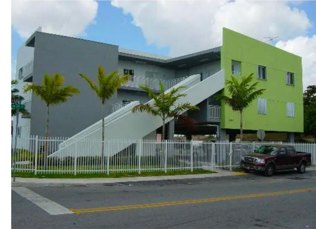 2210 NW 34th St