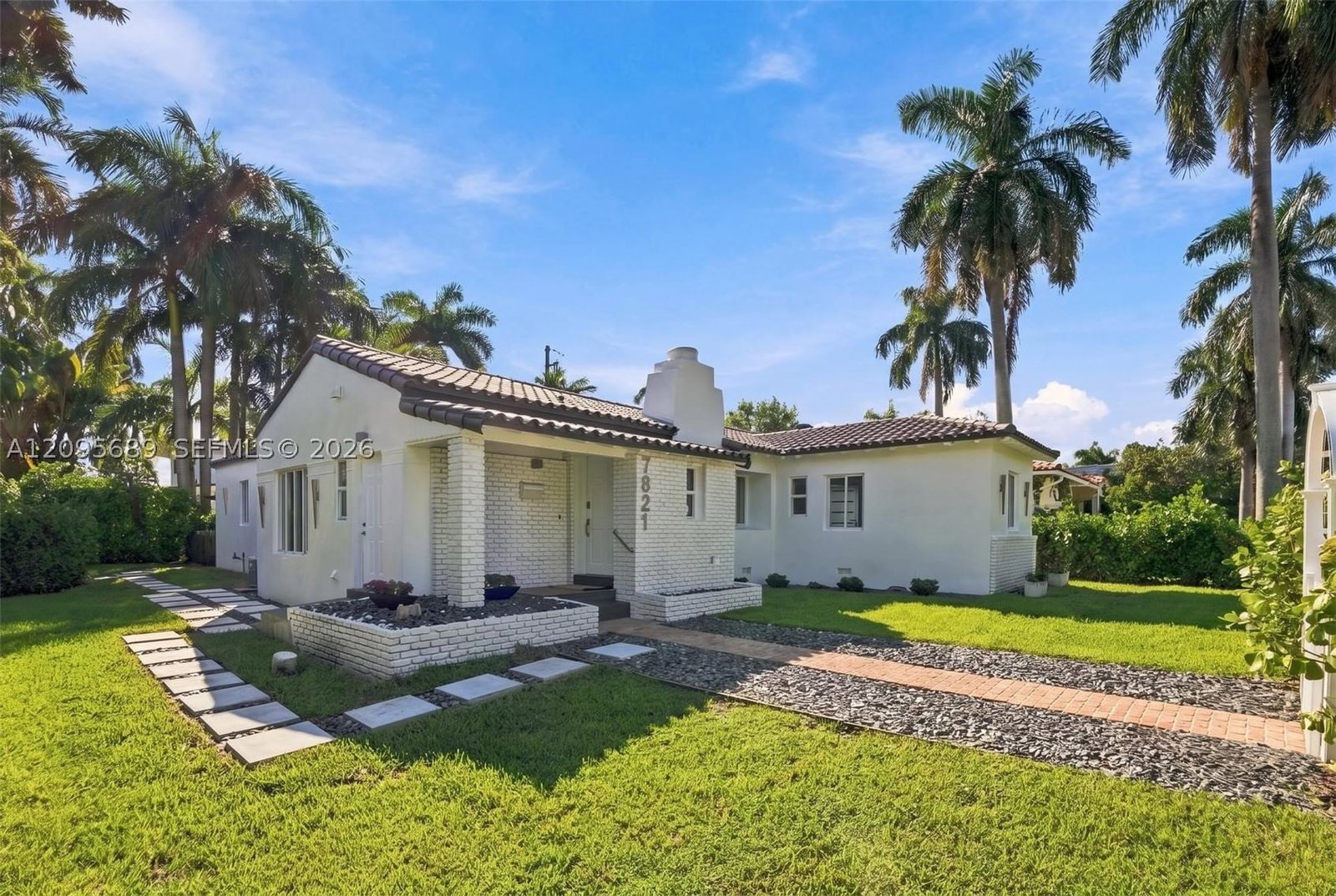 7821 Coquina Dr